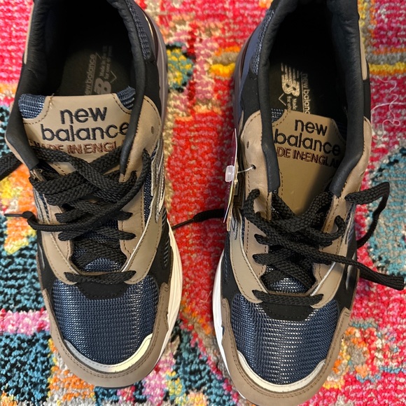 New Balance M920INV size 10 - Picture 3 of 8